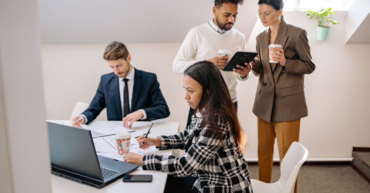 全民优打实名账号：app汇报ppt模板免费详情下载教程